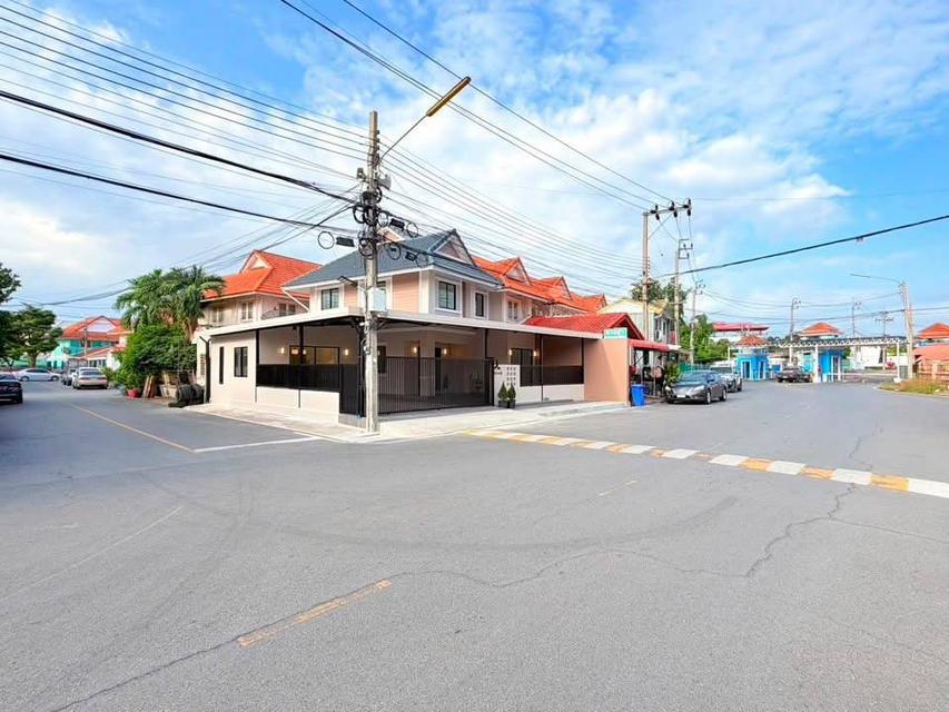 หมู่บ้านพฤกษา21 คลองถนน - บางใหญ่บ้านแฝด 2 ชั้น หลังมุมถนนเมน  ต้นโครงการ ทำเลดี เหมาะกับการค้าขาย/เปิดกิจการ /โฮมออฟฟิศได้ 2