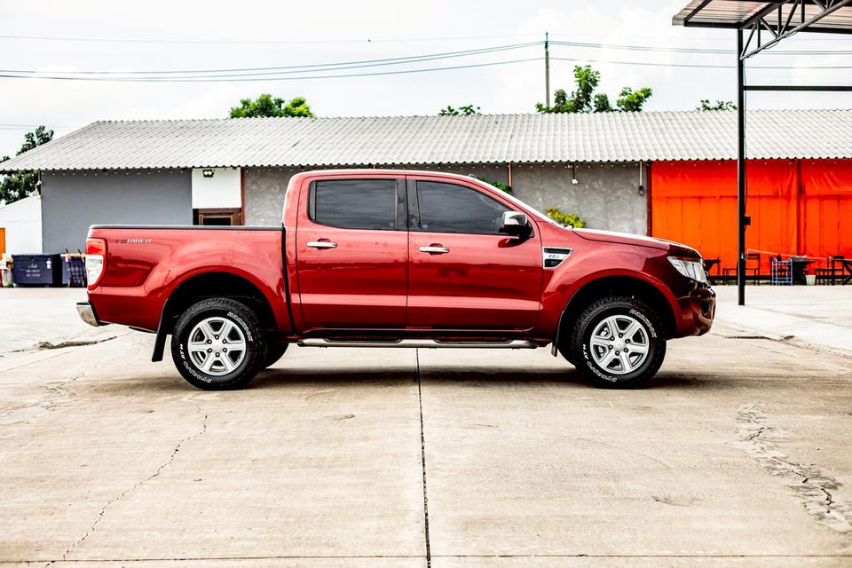 Ford Ranger Hi-lander 4ประตู 2.2 XLT เกียร์ MT ปี 2013 สีแดง สภาพดี