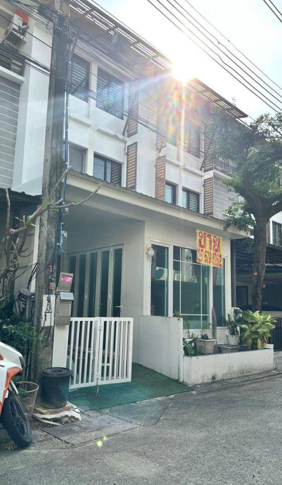 ขายทาวน์เฮ้าส์ 3 ชั้น ทำเลดี โครงการ อารียา โมวา กรุงเทพฯ 5