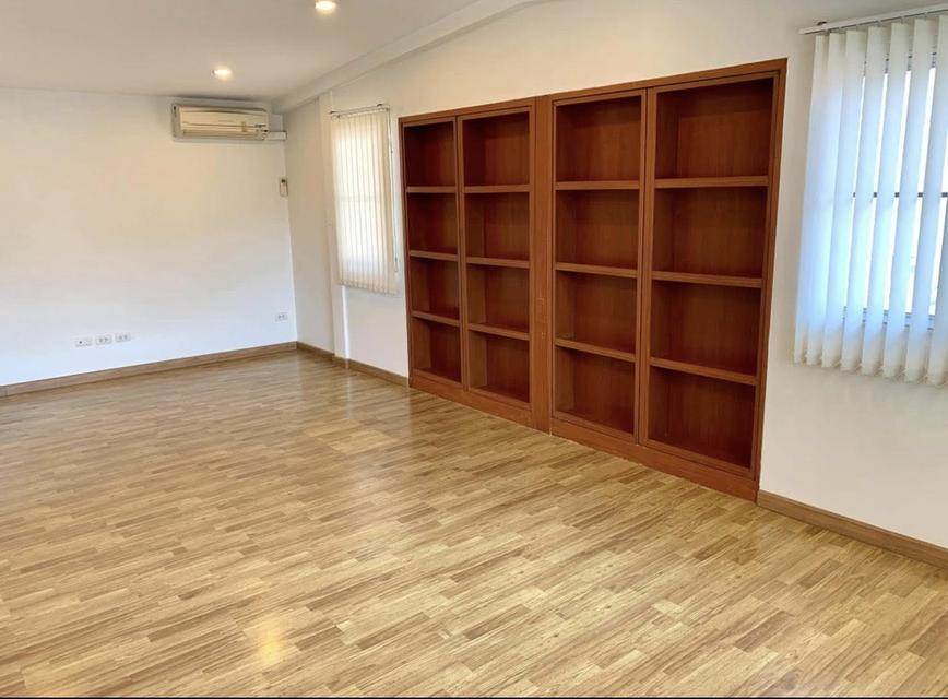 บ้านเช่า 6 ห้องนอน 3 ห้องน้ำ โชคชัยสี่ เลียบด่วน เข้าออกได้หลายทาง 12