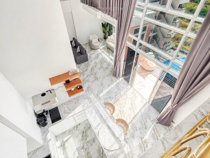 For Sale & Rent 160sqm — Luxury Sea View CondoSpacious sea view condominium with large living area, located on a high floor 10