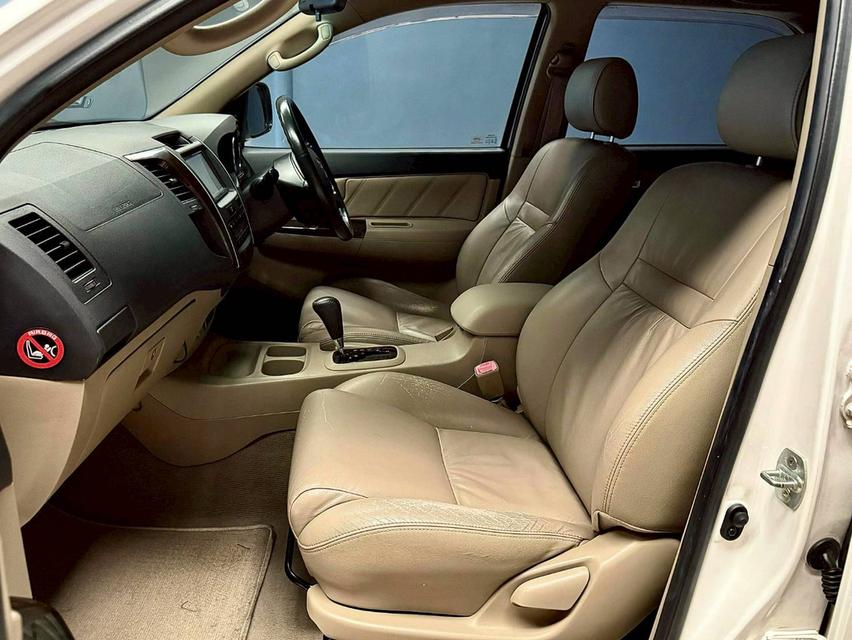 Toyota Fortuner 3.0 Aberto 4WD รุ่น 2 9
