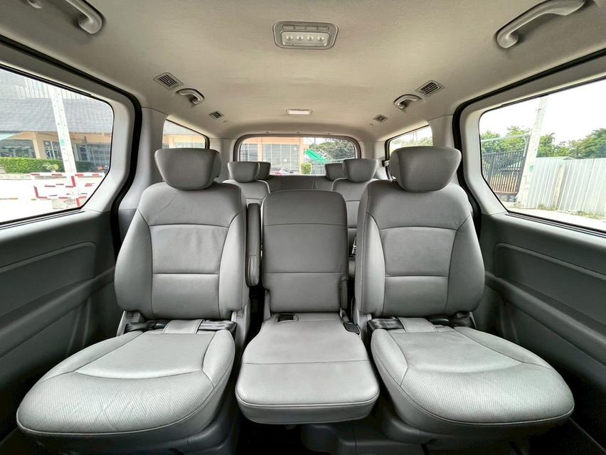 Hyunda H1 2.5 Elite ปี 18 สภาพสวย ไมล์น้อย 9