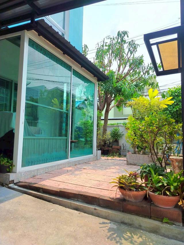 ม.ไอดีไซน์​ ทาวน์เฮาส์​ ห้องริม​ ทำเลดี​ รามอินทรา​ ใกล้ห้างแฟั่นไอแลนด์ 2