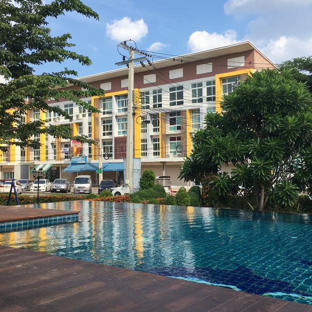 อาคารพาณิชย์ใกล้สนามบินสุวรรณภูมิ ตลาดและแห่งชุมชน 6