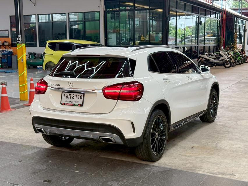 Mercedes-benz GLA250 2.0 AMG Dynamic ปี2020 รถบ้าน ใช้น้อย ไม่เคยชนไม่เคยทำสี