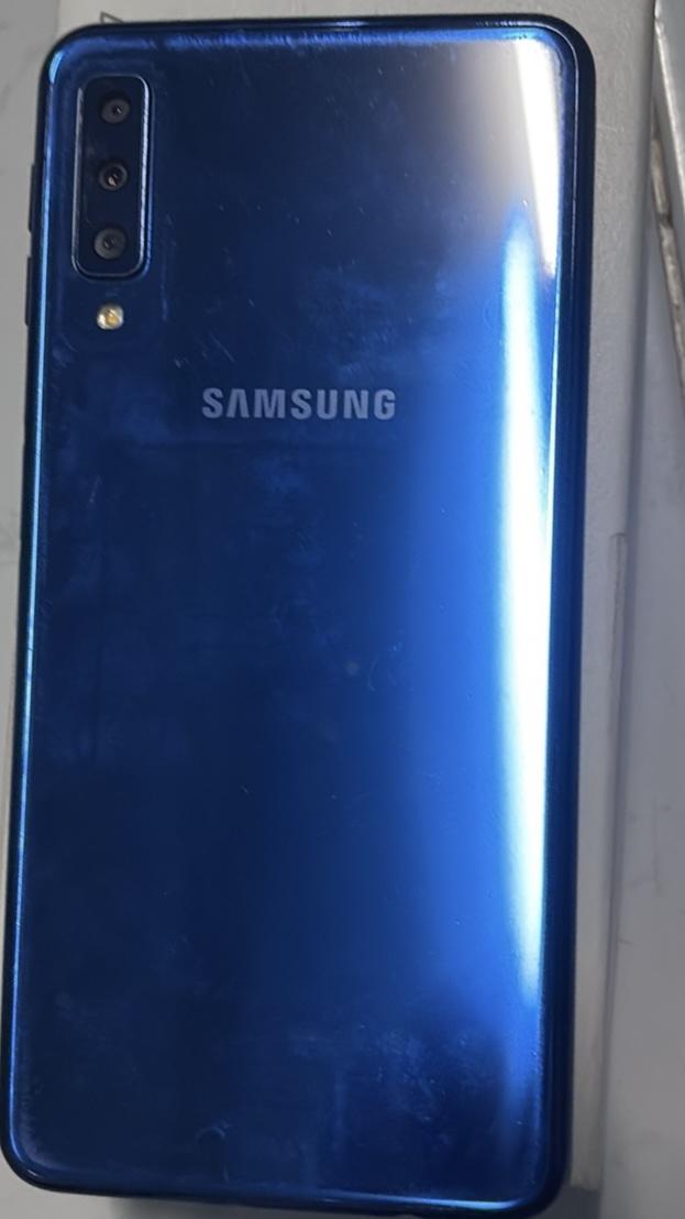 โทรศัพท์ samsung galaxy a7 (2018)
