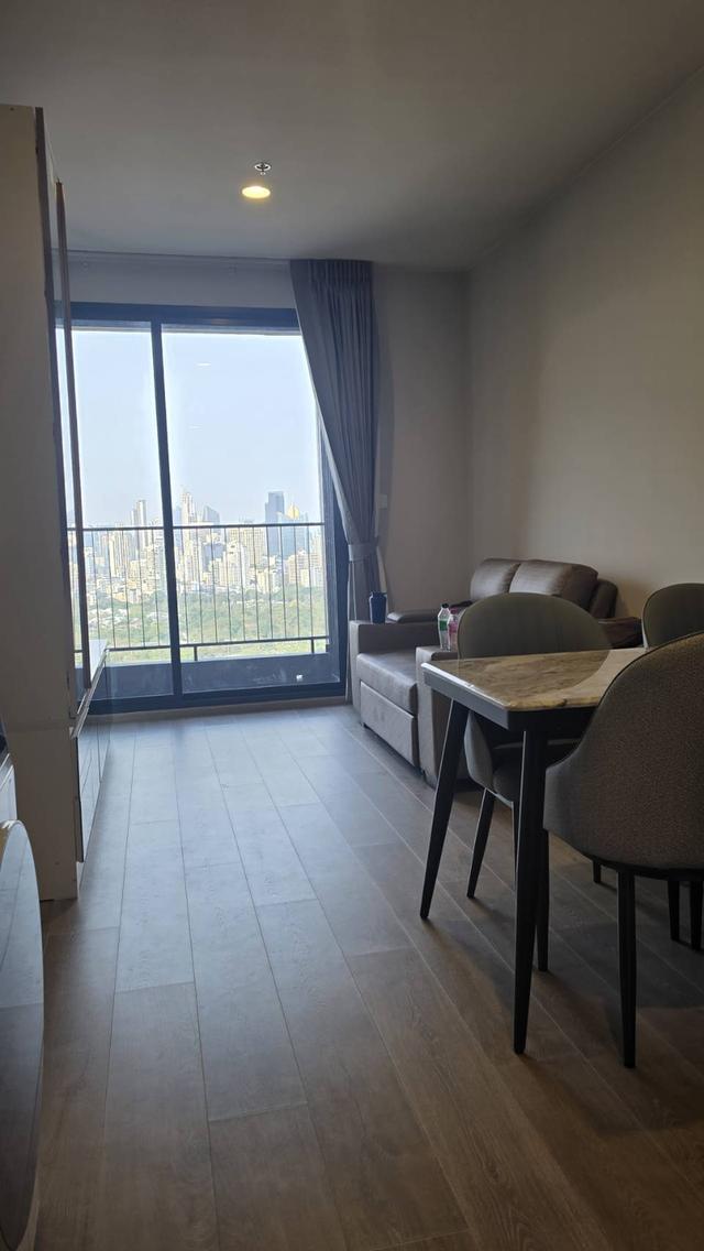 ปล่อยเช่าคอนโดหรู THE CROWN Residences 2