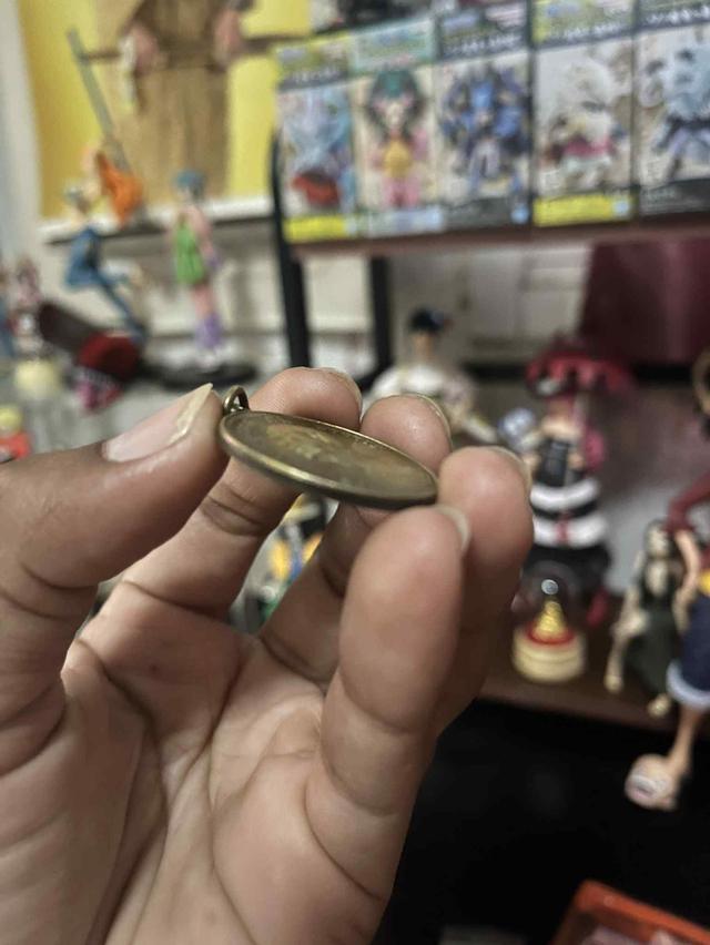 พระอาจารย์ฝั้น รุ่น9 เนื้อ ทองฝาบาตร รูปที่ 3