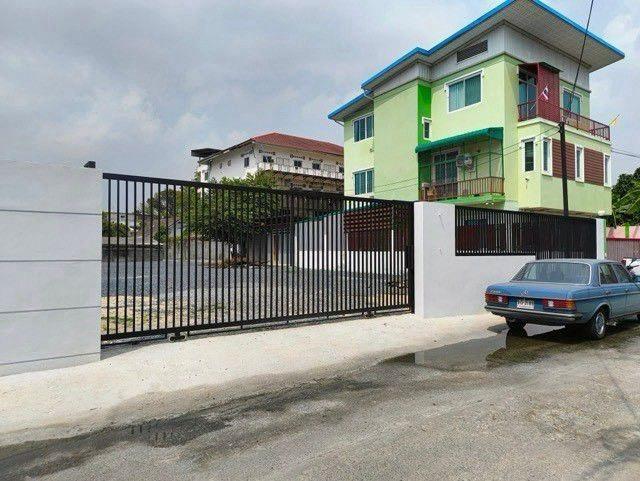 ให้เช่าที่ดินถมแล้ว 2 ไร่ ซอยพัฒนาการ 20 แปลงดินปรับเรียบพร้อมใช้งาน เหมาะทำที่พักคนงาน ลานจอดรถ โกดัง หรือเช่าระยะยาว เดินทางง่าย เข้าออกสะดวก 3