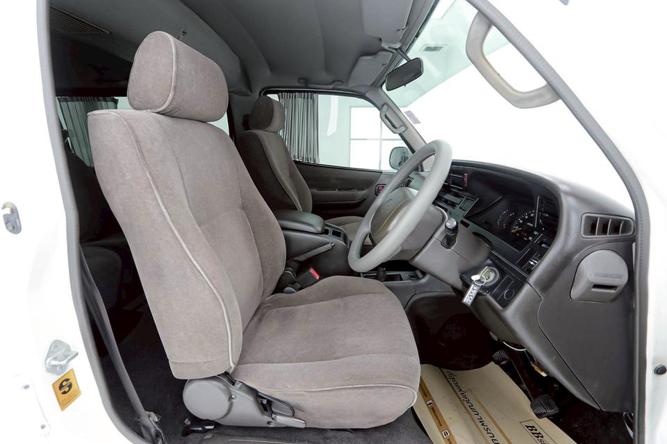 TOYOTA HIACE SUPER WAGON 2.4 2002  11
