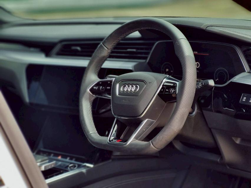 Audi Q8 Sportback E-Tron 55 Quattro [ S-Line Black Edition ] ปี 2025 ไมล์ 10,6xx km. รูปที่ 9
