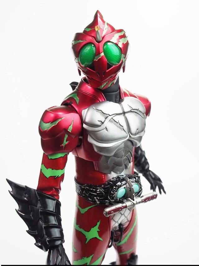RAH 1/6 Kaman Rider Amazon Alfa