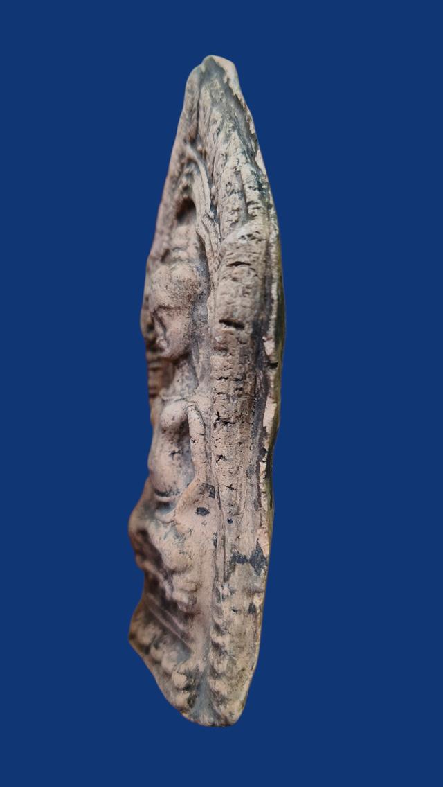 พระหูยานซุ้มเรือนแก้วฐานบัว 2 ชั้น เนื้อดิน รูปที่ 4