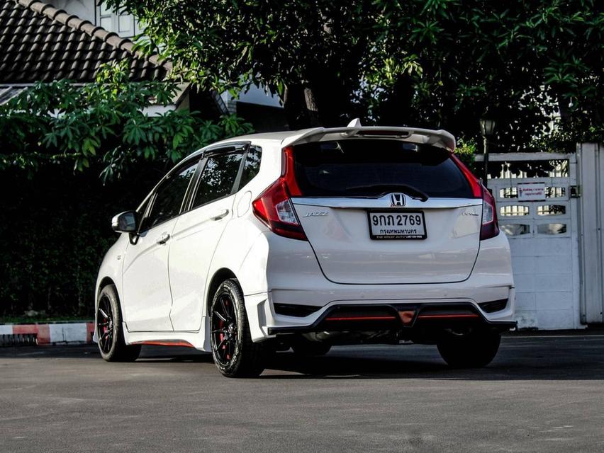 HONDA JAZZ 1.5 i-VTEC V+ ปี 2020( โฉม ปี 14-ปัจจุบัน) เกียร์ AUTO สีขาว รถสวยพร้อมใช้งาน เครื่องยนต์เบนซิน ไมล์แท้เพียง 71,989 km. 8