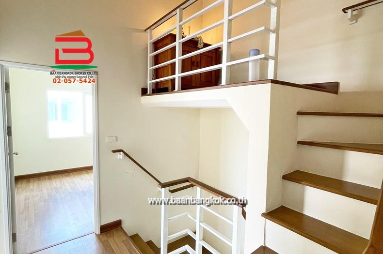 ทาวน์โฮม หลังมุม โกลเด้นทาวน์ วัชรพล-สุขาภิบาล 5 เนื้อที่ 31 ตรว. ใกล้บิ๊กซี สุขาภิบาล 5 ถนนสุขาภิบาล 5 แขวงออเงิน เขตสายไหม 5