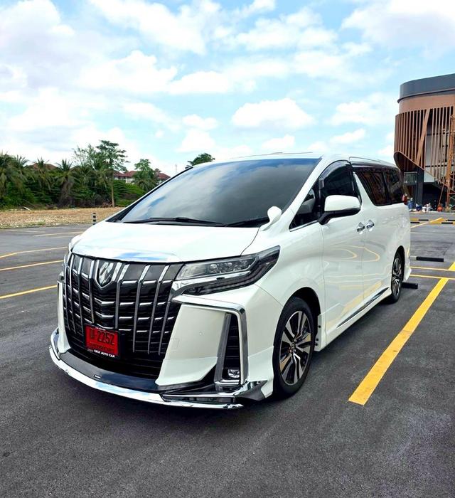 Toyota ALPHARD 2.5SC PACKAGE สีขาว ปี 2024 ไมล์ 60,000 กม.
