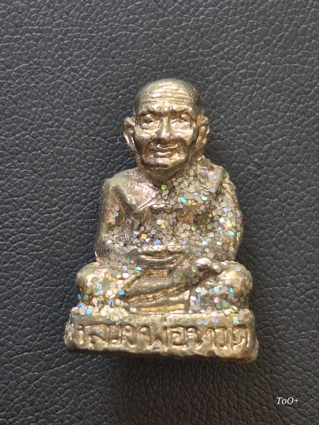 หลวงพ่อทวดประดับกากเพชร วัดบางเชือกหนัง