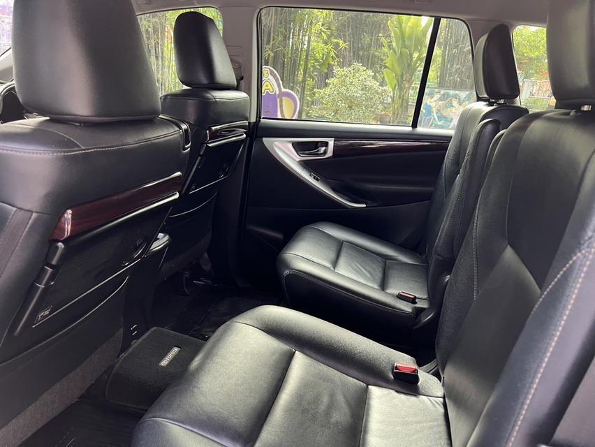 Toyota INNOVA 2.8 Crysta Premium  16