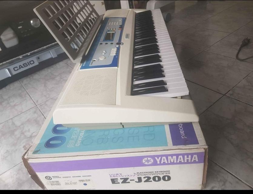 คีย์บอร์ดไฟฟ้า YAMAHA EZ-J200 4