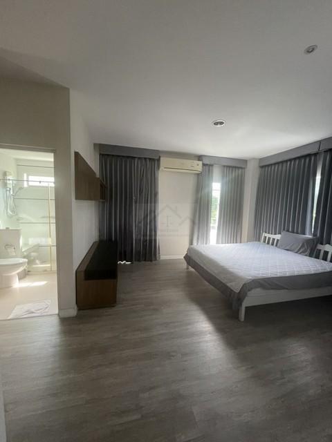 ให้เช่าบ้านเดี่ยว 2 ชั้น โครงการ มัณฑนา กรุงเทพกรีฑาซอย 7 ซอยรามคำแหง 60 Manthana Rama 9-Srinakarin ถนนเมนโครงการ ใกล้คลับเฮ้าส์  4