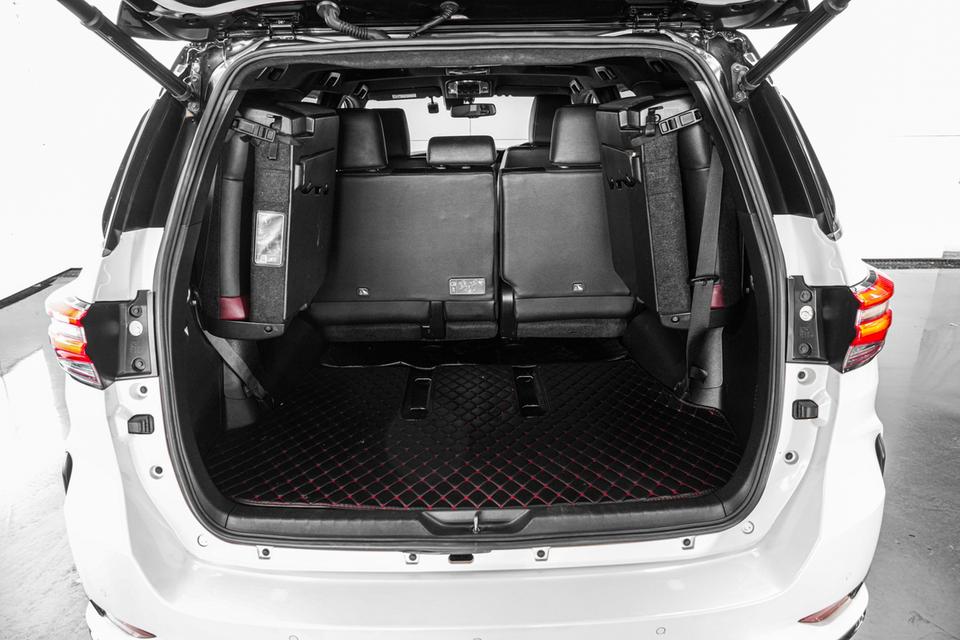 2020 TOYOTA FORTUNER 2.8 LEGENDER BLACK TOP 2WD SUV สีขาว-ดำ เลขไมล์ 80168 กม. 17