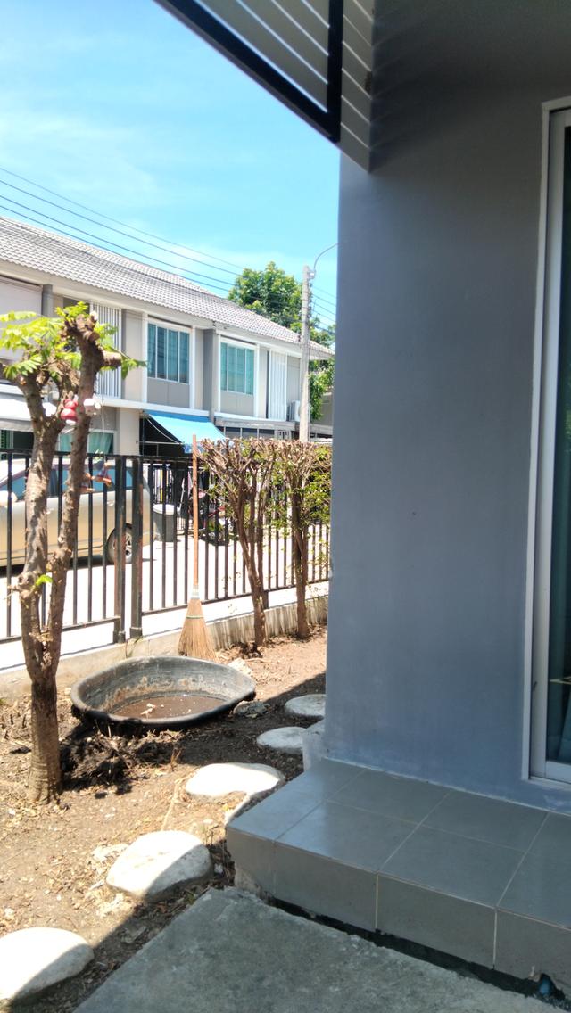 ขายทาวน์เฮาส์ 2 ชั้น 3 ห้องนอน 2 ห้องน้ำ 4