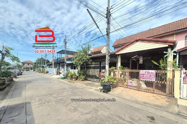 ทาวน์เฮาส์ เนื้อที่ 20 ตร.ว. หมู่บ้านบัวทองแลนด์ ถนนกาญนาภิเษก ตำบลบางบัวทอง อำเภอบางบัวทอง นนทบุรี 2