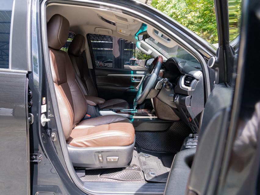 TOYOTA FORTUNER 2.4 V SUV ปี 2017 รูปที่ 8
