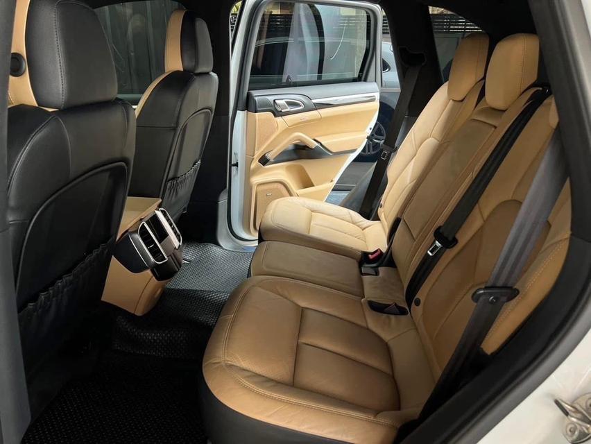 Porsche CAYENNE 3.0 S E-Hybrid 4WD SUV 11