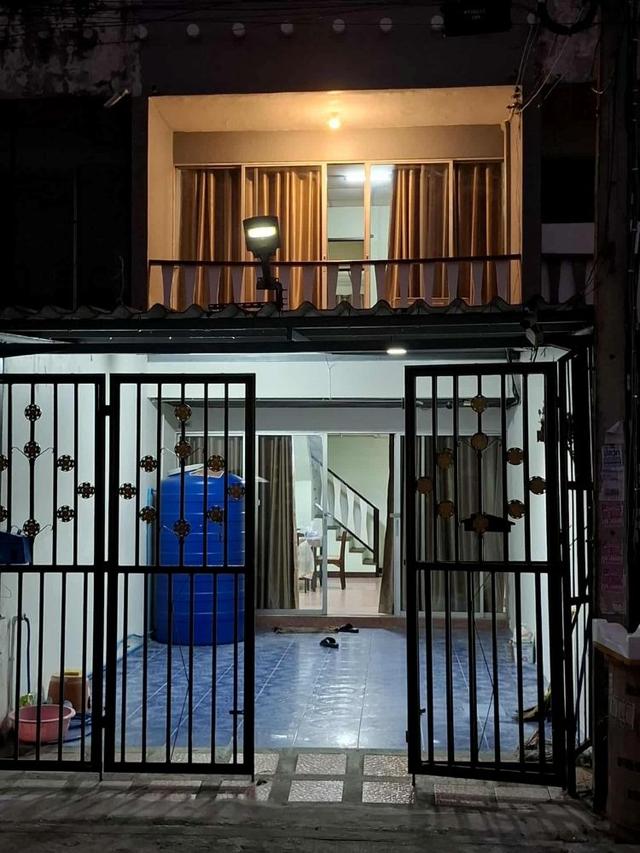 ให้เช่าทาวน์โฮม 2 ชั้น หมู่บ้านเปรมปรีดิ์ คลอง 2 ธัญบุรี รังสิต - นครนายก 54 18 ตร.ว ใกล้ฟิวเจอร์พาร์รังสิต 2