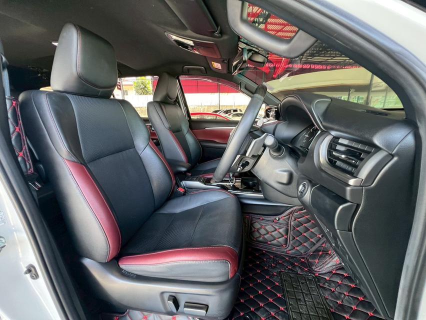 TOYOTA FORTUNER 2.4 LEGENDER BLACK TOP ปี 2022  7