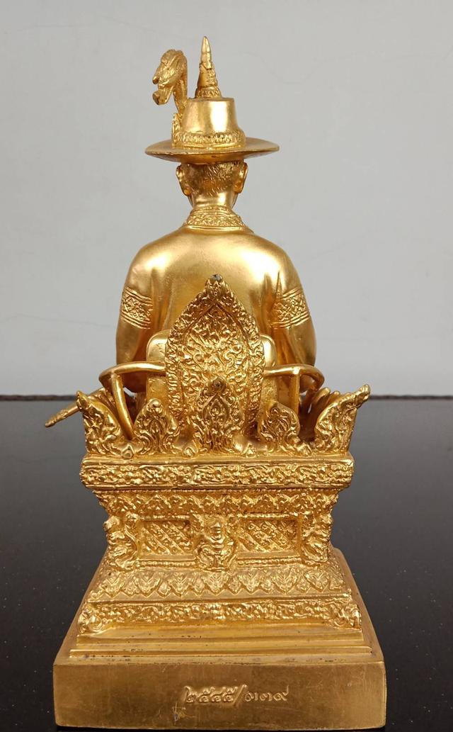 593.พระบรมรูปหล่อสมเด็จพระเจ้าตากสินมหาราช ทรงประทับนั่งบัลลังก์ รูปที่ 14
