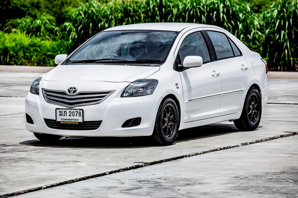 Toyota Vios 1.5E ปี 2010  เกียร์ออโต้ สีขาว  