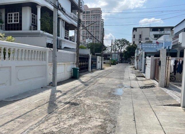 ให้เช่าทาวน์โฮม 4 ชั้น / พหลโยธิน 32 เสนานิคม 1 ซอยต้น ๆ เข้าซอย 100 เมตร / จอดรถ 2-3 คัน 11