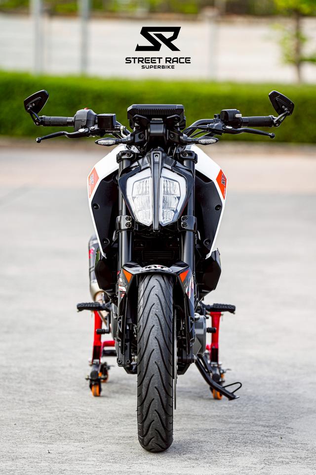 Duke390 2023** – Stunning, Sharp, and Loaded with a Genuine Akrapovic Exhaust!