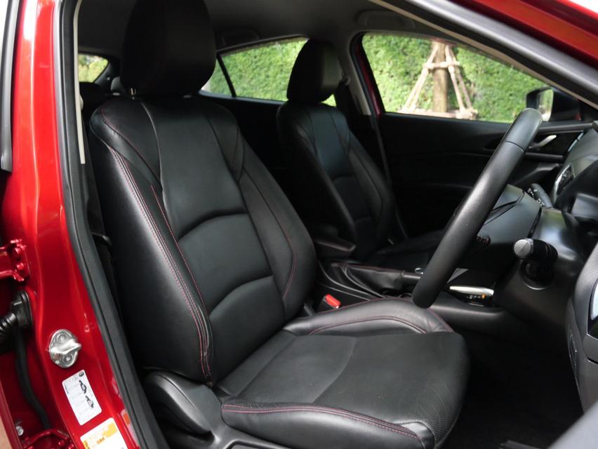 MAZDA 3 2.0S Spotsปี 2015 เข้าศูนย์ทุกระยะ อุปกรณ์ครบ บุ๊คเซอร์วิส กุญแจ2ดอก  15