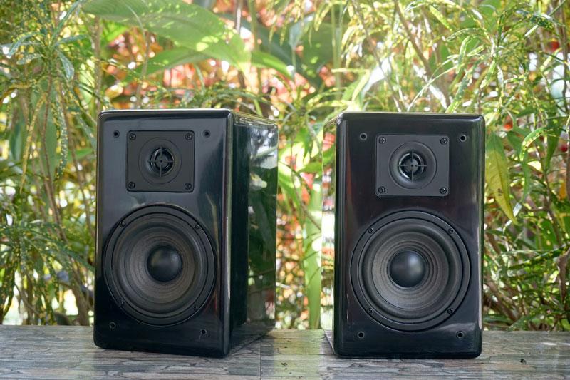 ลำโพง บุคเชลล์ดำเปียโนสวยๆ เสียงดี สำหรับคนไม่ยืดติด 9