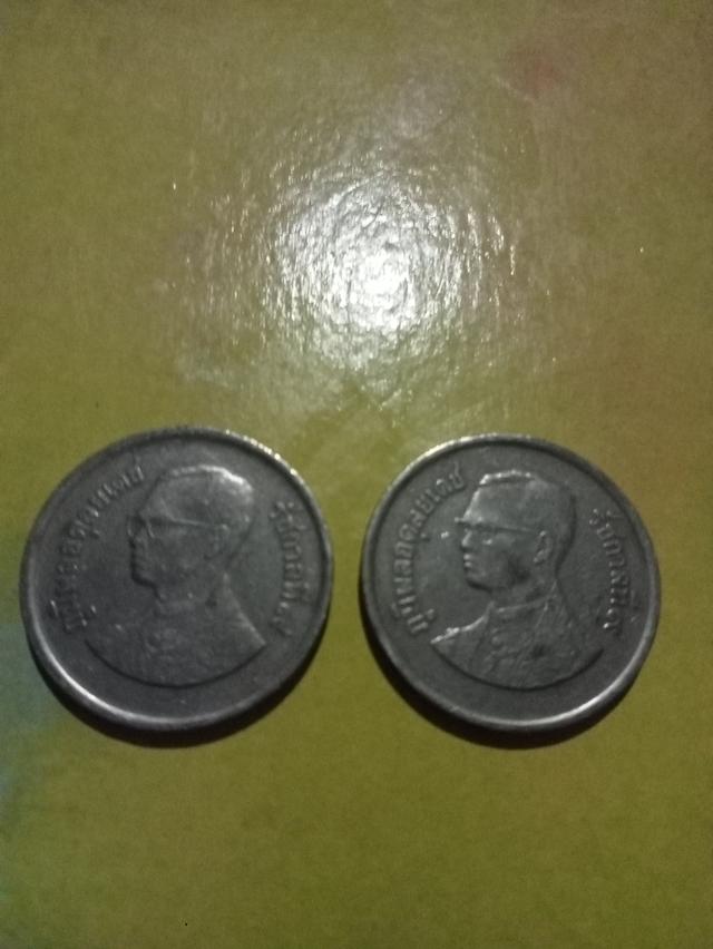 เหรียญ5บาืปี2525หาคนซื้อ 4