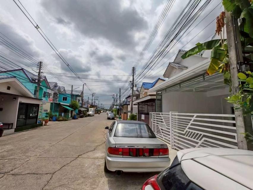หมู่บ้านอยู่เจริญ3 ถนนเมน คลอง4 ลำลูกกา ปทุมธานี ถ.พระองค์เจ้าสาย  6