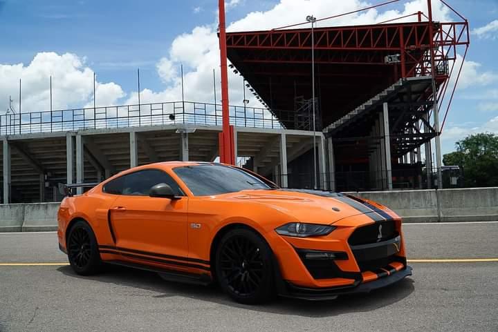 Ford Mustang สีส้ม ปี 2020 2