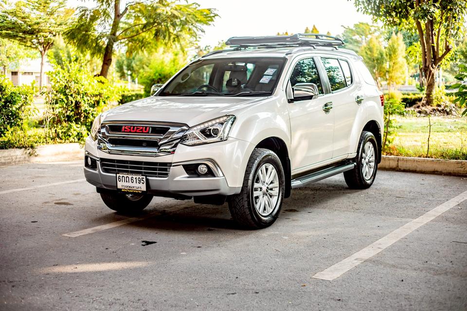 Isuzu Mu-X 1.9 DVD สีขาว ปี 2017 มือเดียวป้ายแดง
