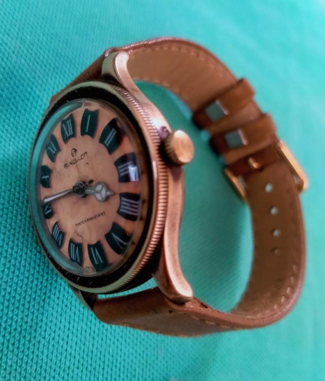 นาฬิกาสไตล์ vintage ระบบไขลาน 2