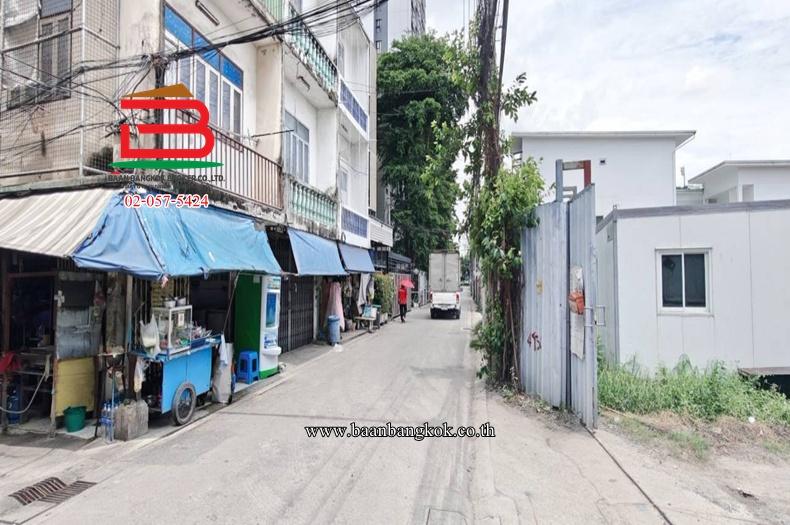 ตึกแถว 2 ชั้น ซอยเจริญนคร 78 (ใกล้สำนักงานเขตธนบุรี) เนื้อที่ 11.6 ตรว. แขวงบุคคโล เขตธนบุรี 12