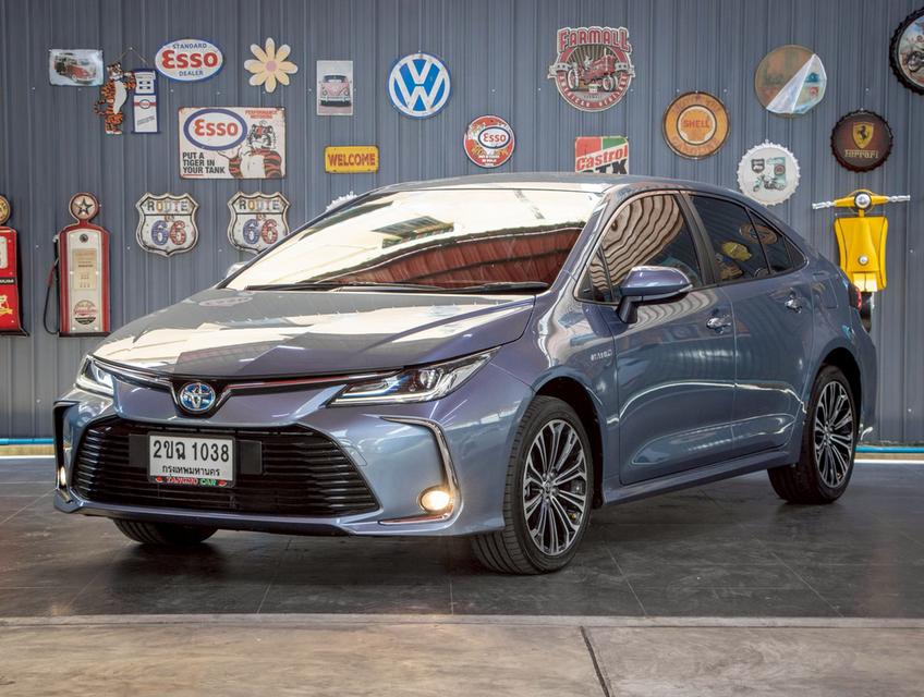 TOYOTA ALTIS  1.8 HYBRID PREMIUM ปี2021เครื่องยนต์ไฮบริด รถสวยพร้อมใช้งาน ออพชั่นเต็มคัน