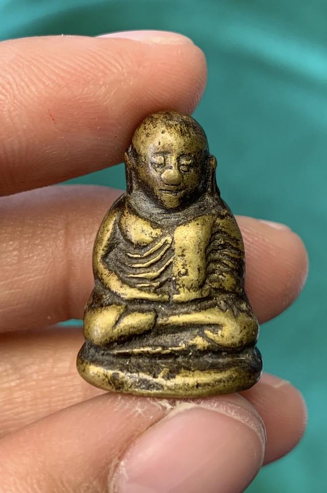 รูปหล่อหลวงพ่อเงินพิมพ์ขี้ตา