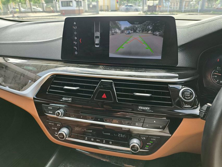 รถเข้าใหม่! BMW 520d Sport ปี 2017 (จด 2018) สีขาว 16