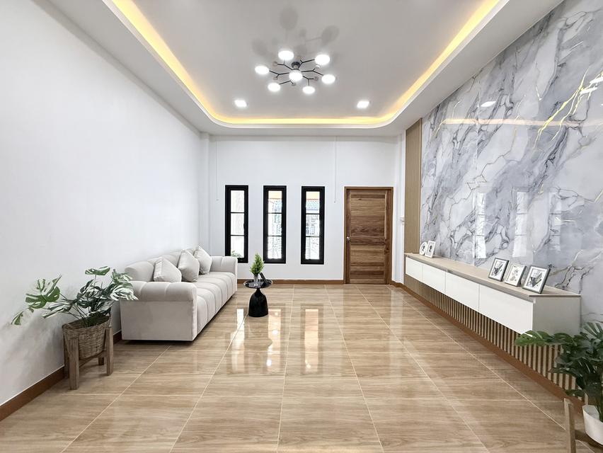 หมู่บ้านมารวย ร่มเกล้า 6