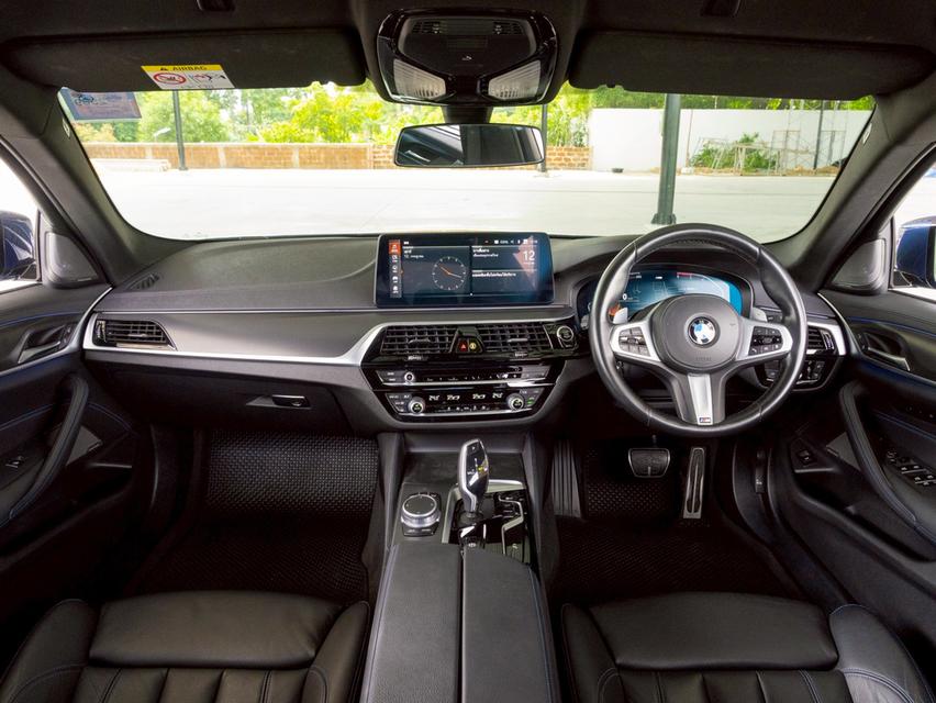 รหัสรถ 12AT6331 BMW 520d 2.0 M Sport ( G30 ) LCI | ปีจด : 2022 14