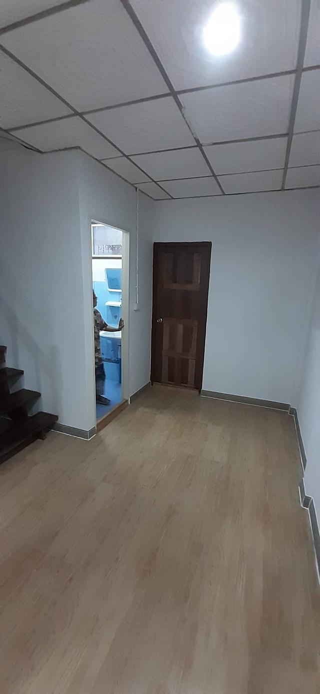 ขายทาวเฮาส์หงษ์ประยูร1 ขนาด 16 ตรว. ราคา 1,490,000 บาท 2 ห้องนอน 1 ห้อง น้ำ 1 ห้อง ครัว มีที่จอดรถ 12